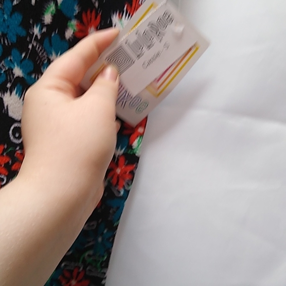 LuLaRoe Floral skirt - Picture 5 of 6